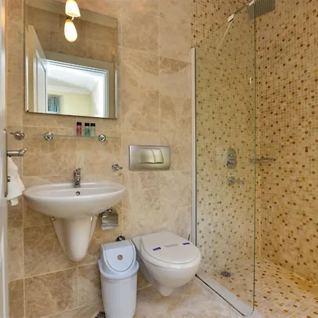 Sunset Club Lebrentals