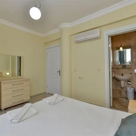 Sunset Club Lebrentals