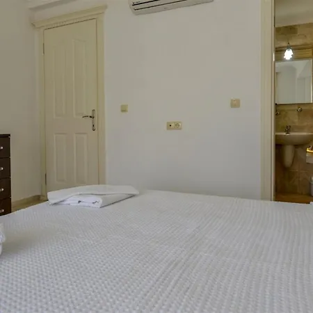 Sunset Club Lebrentals