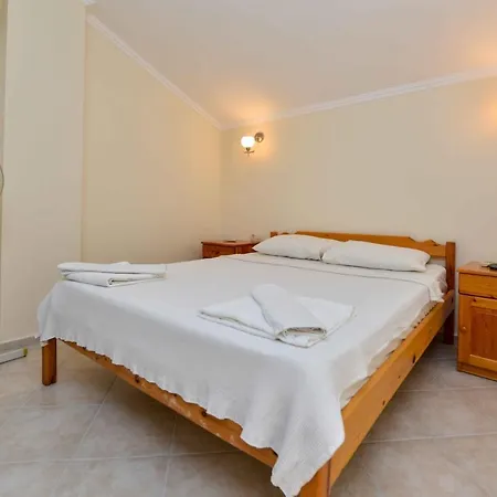 Sunset Club Lebrentals Apartman *