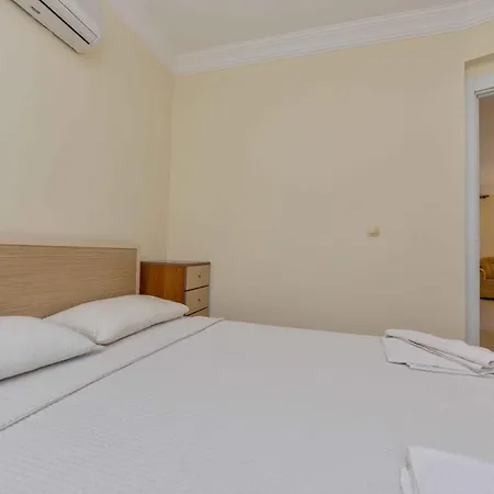 Sunset Club Lebrentals Apartman