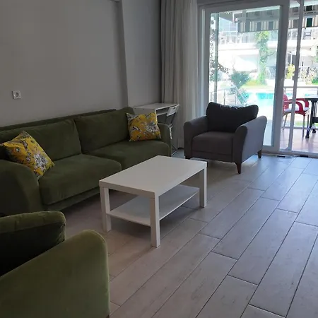 Sunset Club Lebrentals Apartment