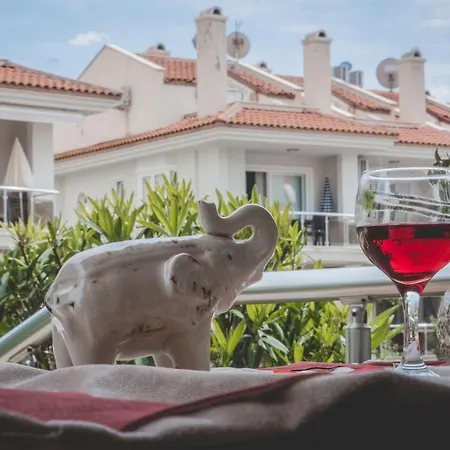 Sunset Club Lebrentals フェティエ