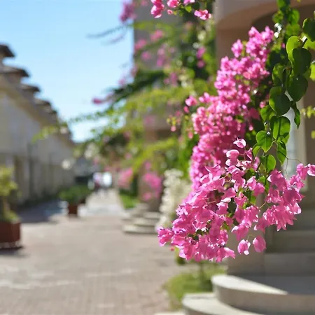 Sunset Club Lebrentals アパート