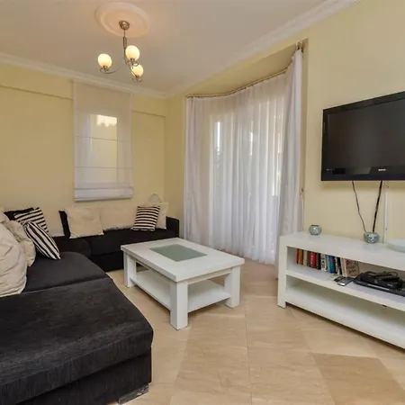 Sunset Club Lebrentals フェティエ