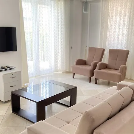 Sunset Club Lebrentals *