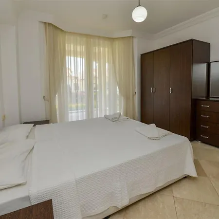 Sunset Club Lebrentals *