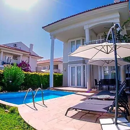 Sunset Club Lebrentals Apartment