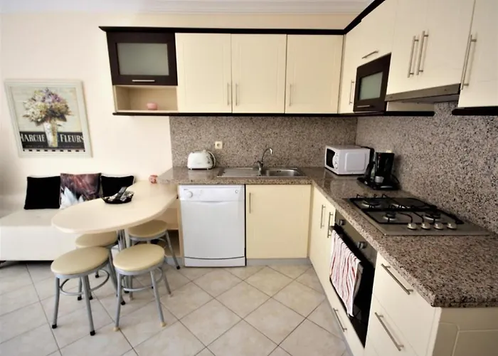 Sunset Club Lebrentals *