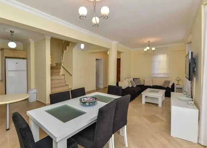 Sunset Club Lebrentals *