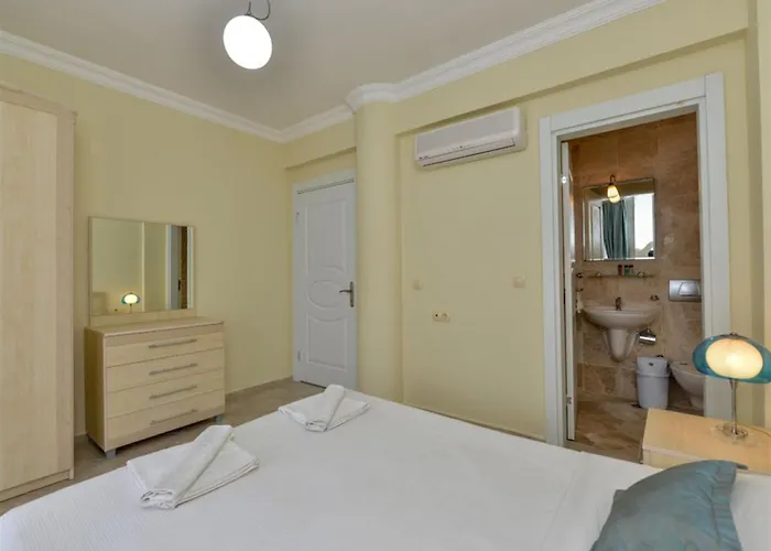 Sunset Club Lebrentals