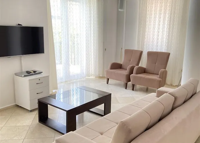 Sunset Club Lebrentals *