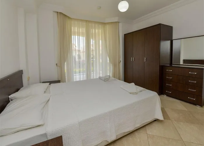 Sunset Club Lebrentals *