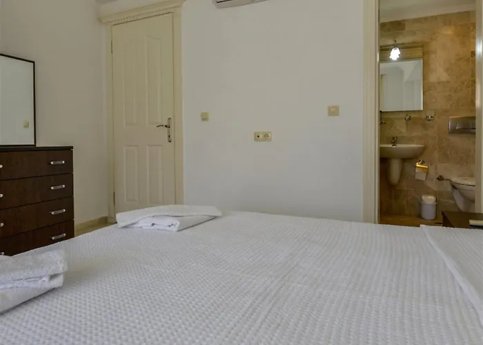 Sunset Club Lebrentals