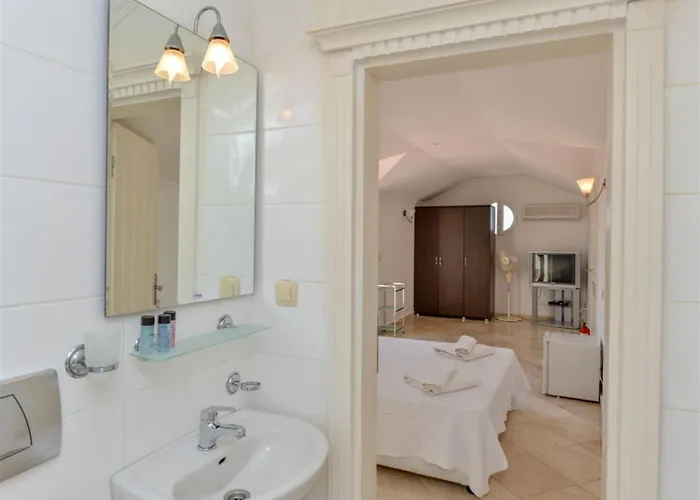 Sunset Club Lebrentals *