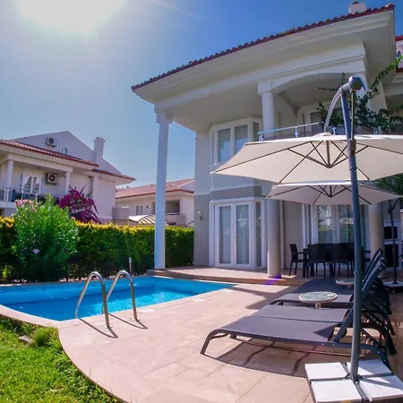 Sunset Club Lebrentals Διαμέρισμα *